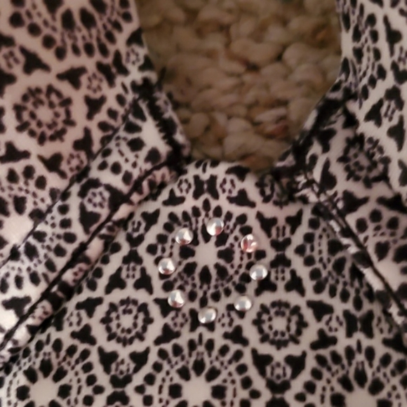 Bra NWOT 38D Maidenform underwire padded black & white design, purple adjustors - Picture 3 of 4